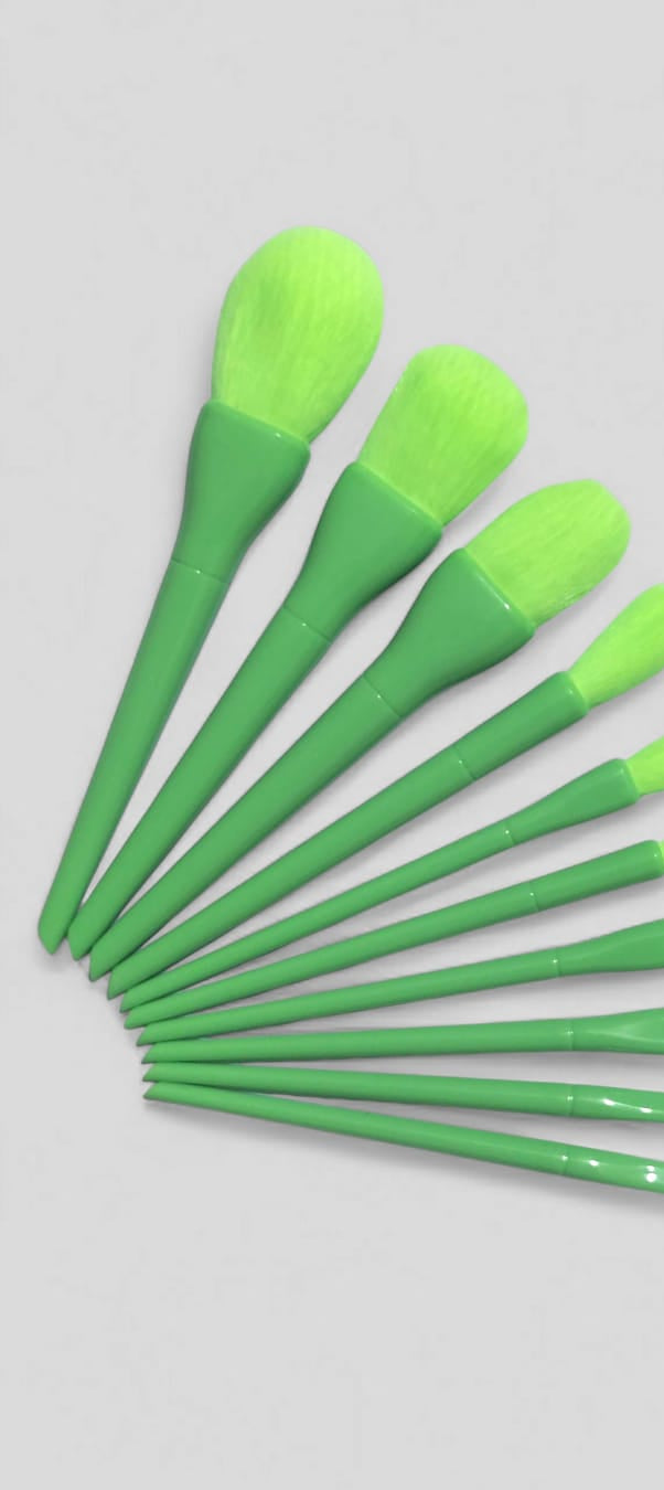 Makeup Brush Set –